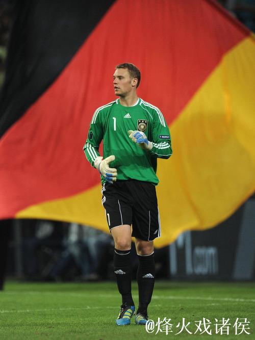鲁梅尼格：拜仁延长诺伊尔合同，德国队应珍惜诺伊尔